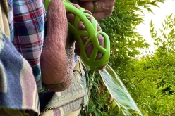 Pisser avec une semi gaule