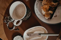 Un intrus s’est glissé à la table du petit-déjeuner